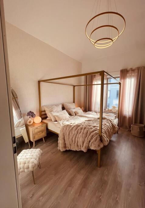 Amalfi Home - Stylish Apartment With Terrace Schoenefeld Exterior photo