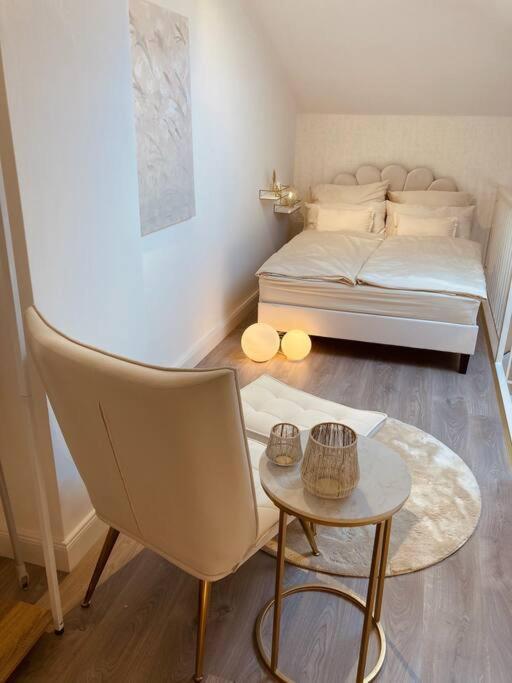 Amalfi Home - Stylish Apartment With Terrace Schoenefeld Exterior photo