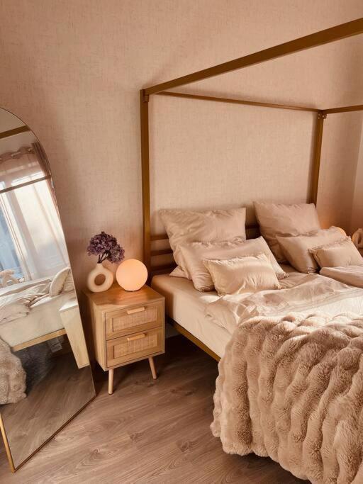 Amalfi Home - Stylish Apartment With Terrace Schoenefeld Exterior photo